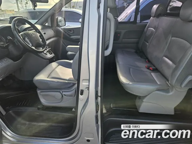 Hyundai Starex 2017 thumb 10