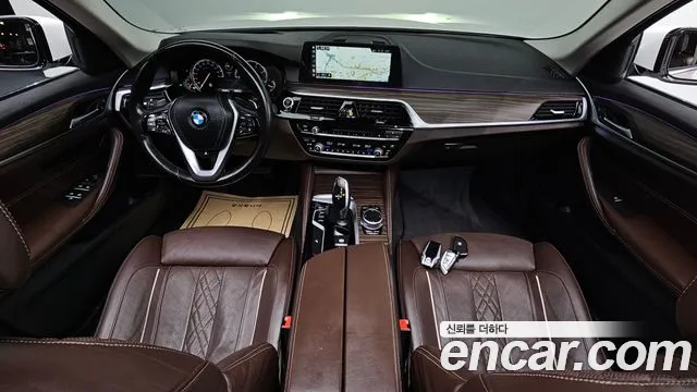 BMW 5-Series 2018 thumb 7