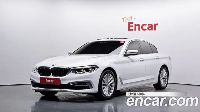 BMW 5-Series 2018 thumb 11