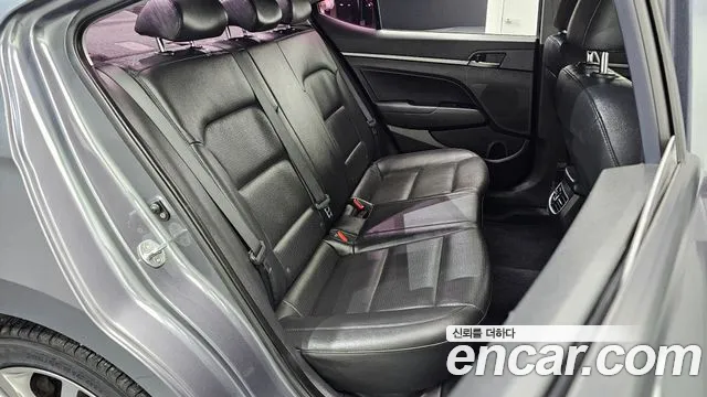 Hyundai Avante 2016 thumb 11