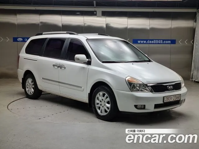 Kia Carnival 2013 thumb 3