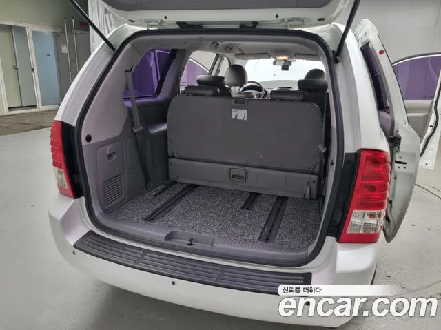 Kia Carnival 2013 thumb 5