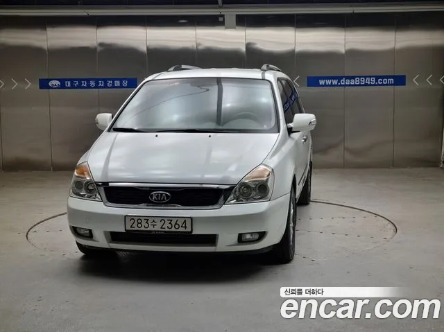 Kia Carnival 2013 thumb 12