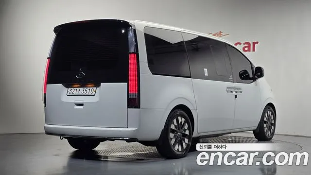 Hyundai Staria 2022 thumb 2