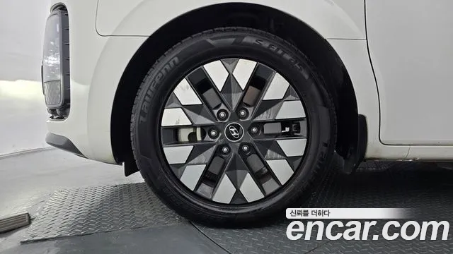 Hyundai Staria 2022 thumb 5