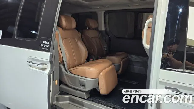 Hyundai Staria 2022 thumb 11