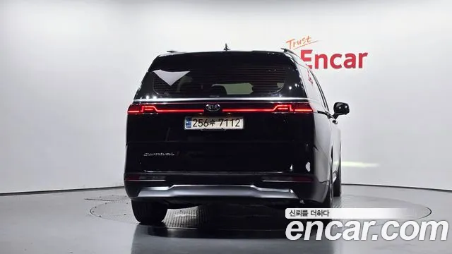 Kia Carnival 2021 thumb 4
