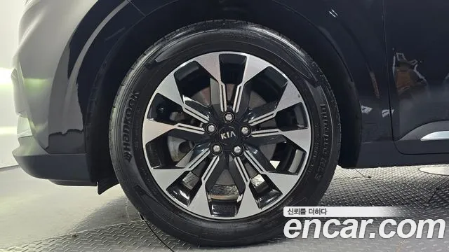 Kia Carnival 2021 thumb 5