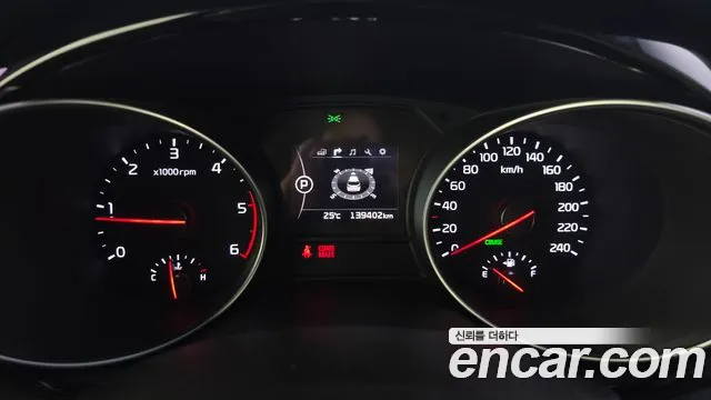 Kia Carnival 2015 thumb 8