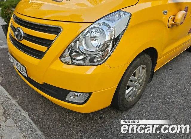 Hyundai Starex 2017 thumb 3