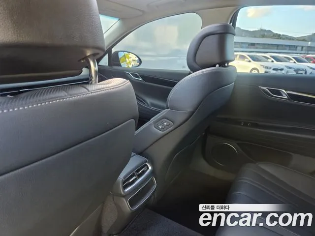 Genesis G80 2023 thumb 9