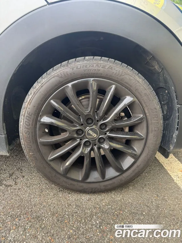 MINI Clubman 2023 thumb 5