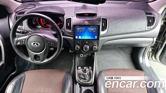 Kia Carens 2010 thumb 7