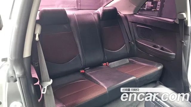 Kia Carens 2010 thumb 12