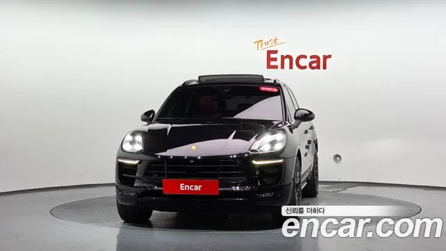 Porsche Macan 2017 thumb 2
