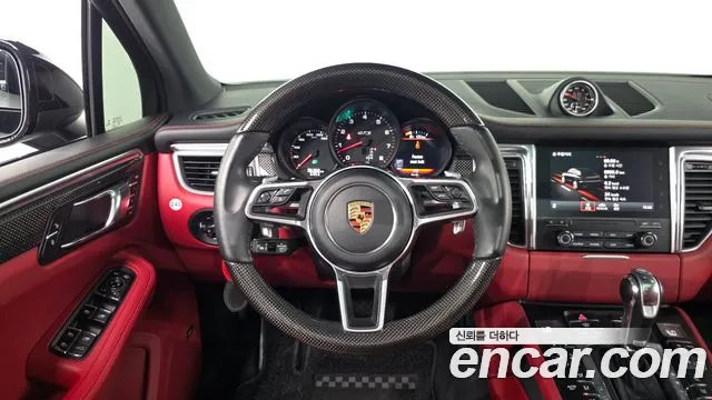 Porsche Macan 2017 thumb 12