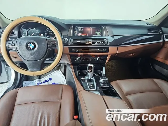 BMW 5-Series 2015 thumb 5