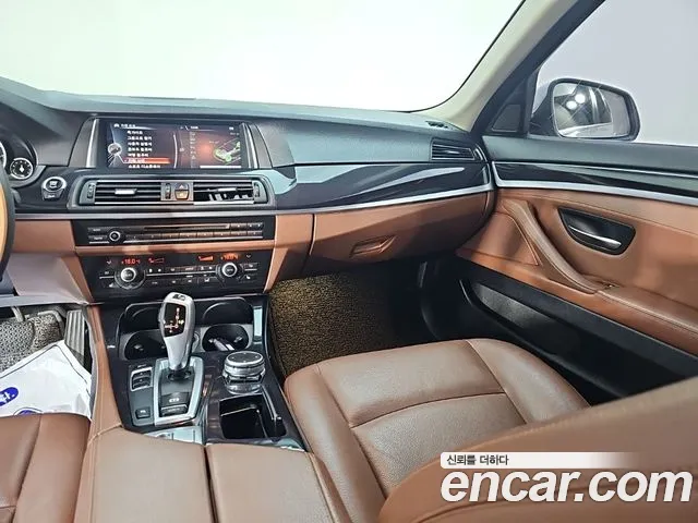 BMW 5-Series 2015 thumb 10