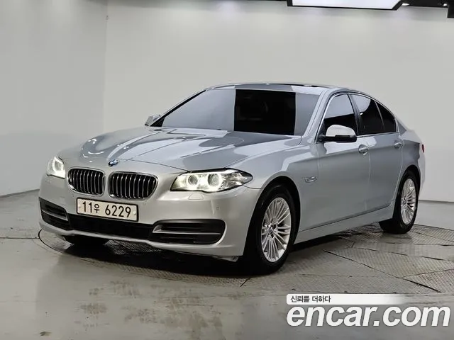 BMW 5-Series 2015 thumb 12