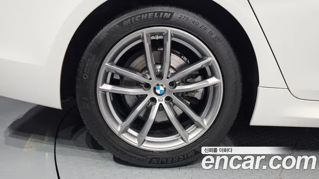 BMW 5-Series 2017 thumb 5
