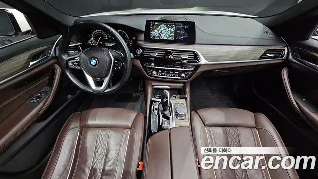 BMW 5-Series 2017 thumb 7