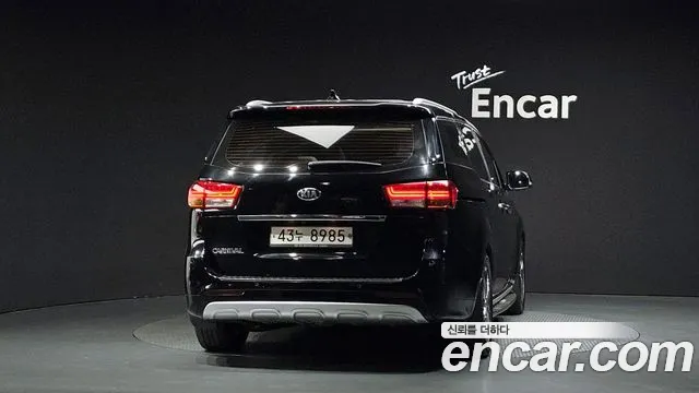 Kia Carnival 2015 thumb 3