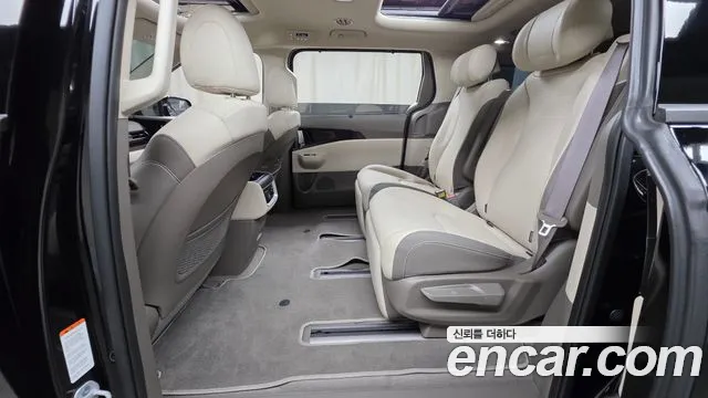 Kia Carnival 2025 thumb 11