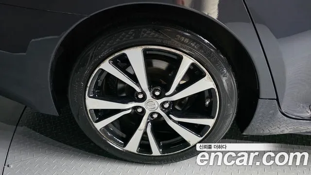 Nissan Maxima 2018 thumb 4