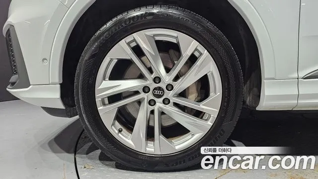 Audi Q7 2022 thumb 5