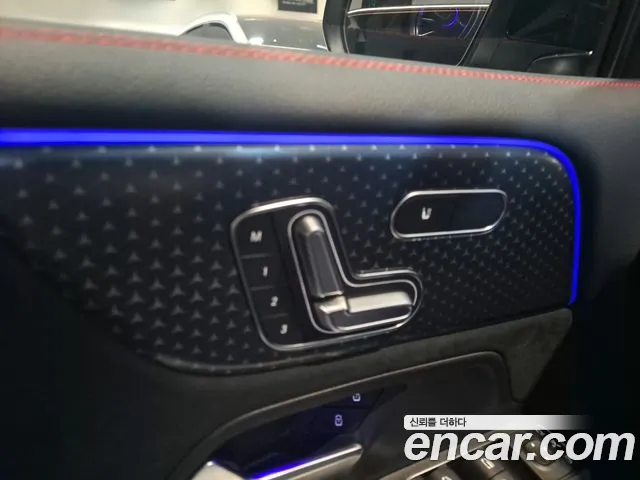 Mercedes-Benz GLB 2025 thumb 9