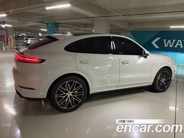 Porsche Cayenne 2025 thumb 2