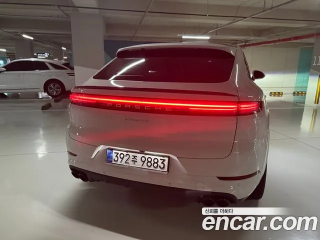 Porsche Cayenne 2025 thumb 3