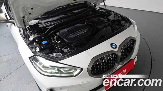 BMW 1-Series 2024 thumb 5