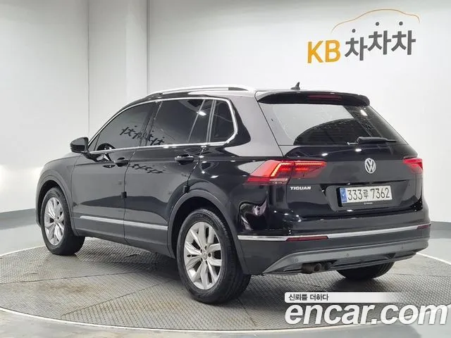 Volkswagen Tiguan 2020 thumb 2