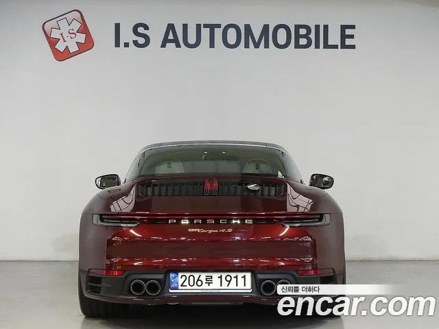 Porsche 911 2021 thumb 3