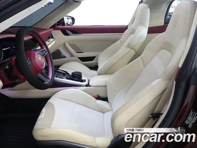 Porsche 911 2021 thumb 5