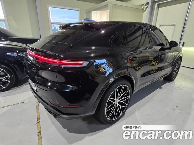 Porsche Cayenne 2025 thumb 2