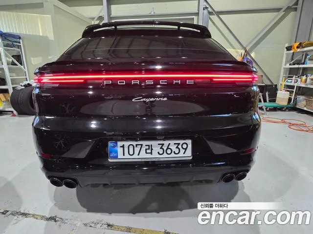 Porsche Cayenne 2025 thumb 4