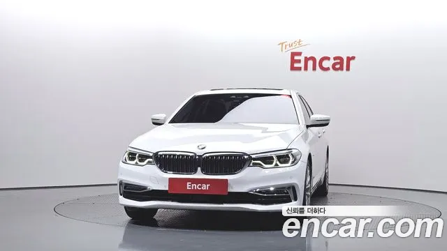 BMW 5-Series 2018 thumb 3