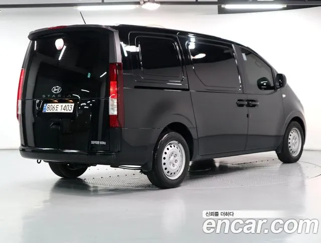 Hyundai Staria 2022 thumb 3