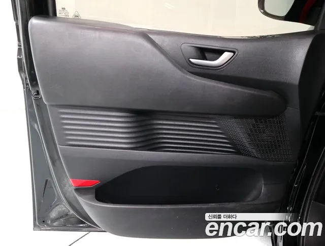 Hyundai Staria 2022 thumb 8