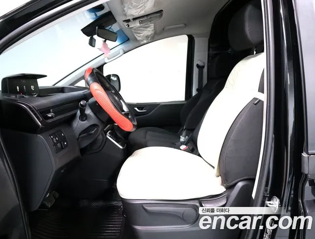 Hyundai Staria 2022 thumb 9