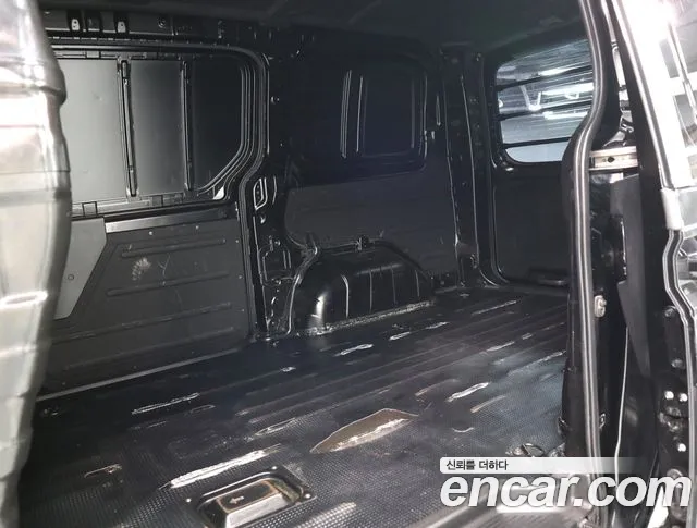 Hyundai Staria 2022 thumb 10