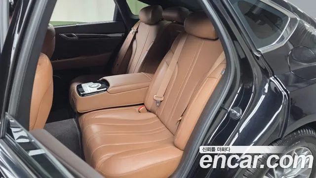 Genesis G80 2022 thumb 11