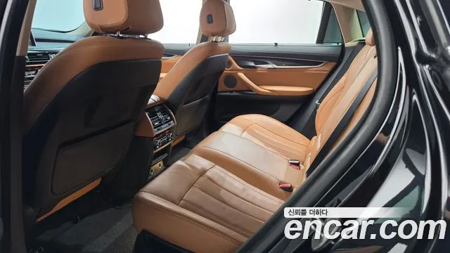 BMW X6 2017 thumb 10