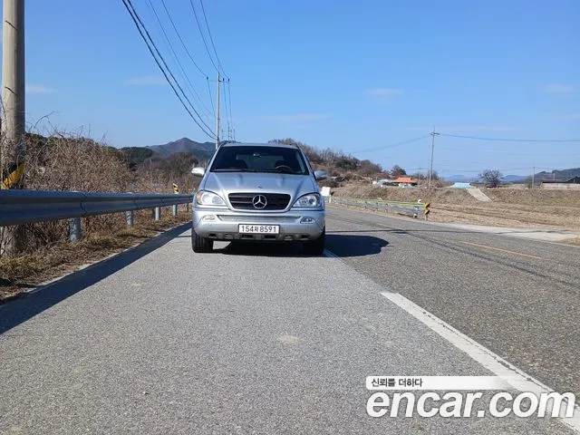KG_Mobility_Ssangyong Chairman 2002 thumb 3