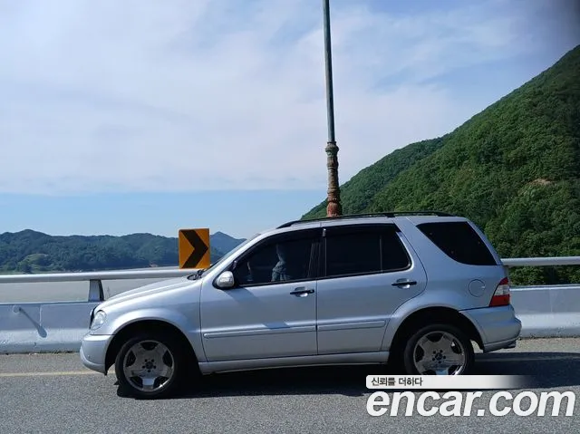 KG_Mobility_Ssangyong Chairman 2002 thumb 4