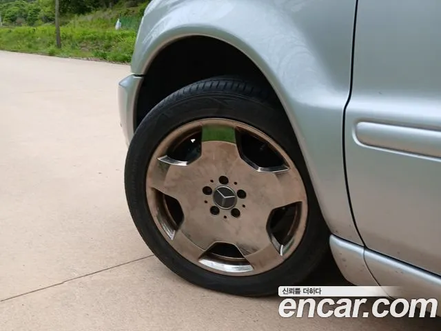 KG_Mobility_Ssangyong Chairman 2002 thumb 8