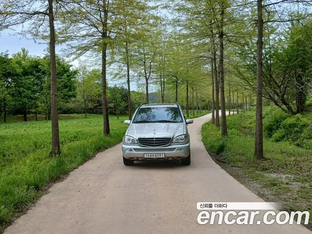 KG_Mobility_Ssangyong Chairman 2002 thumb 10