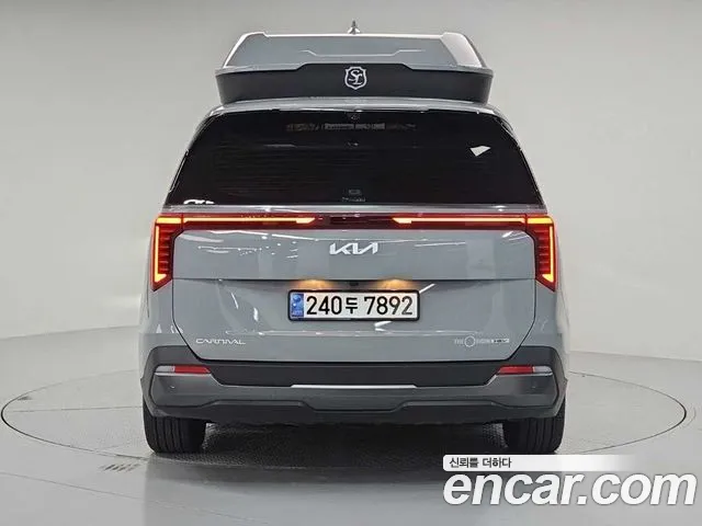 Kia Carnival 2024 thumb 3